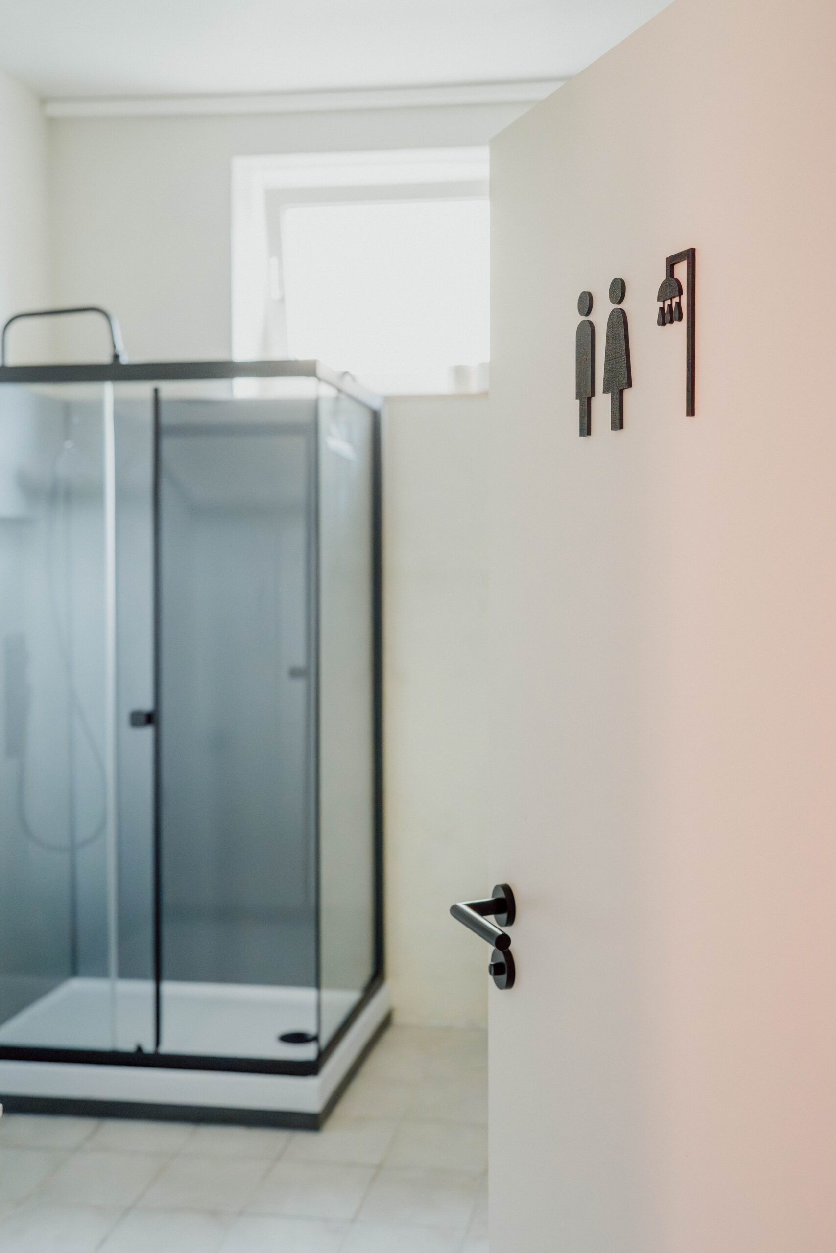 Bad mit Dusche bei THE/16